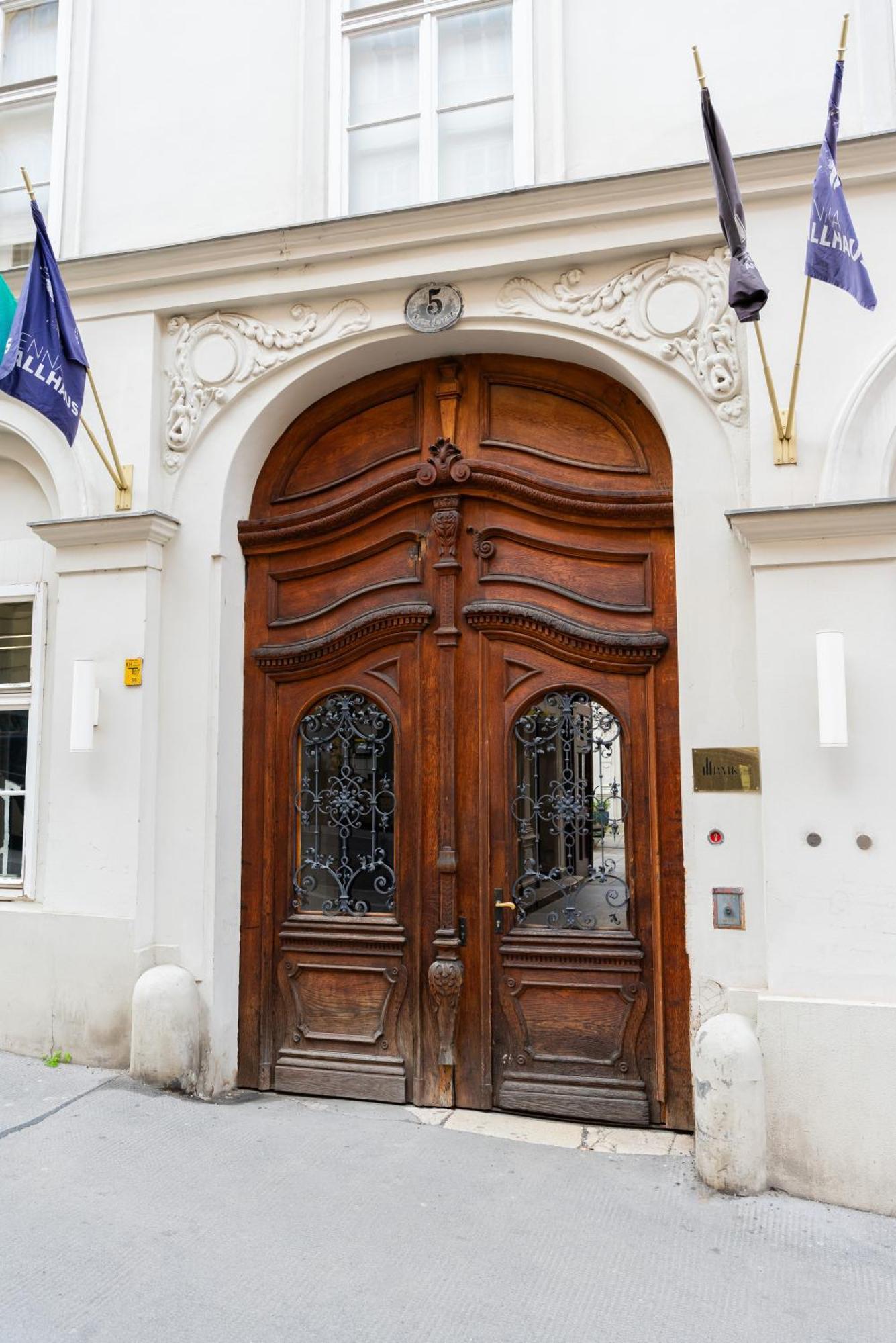 Central Living Apartments - Berggasse Виена Екстериор снимка